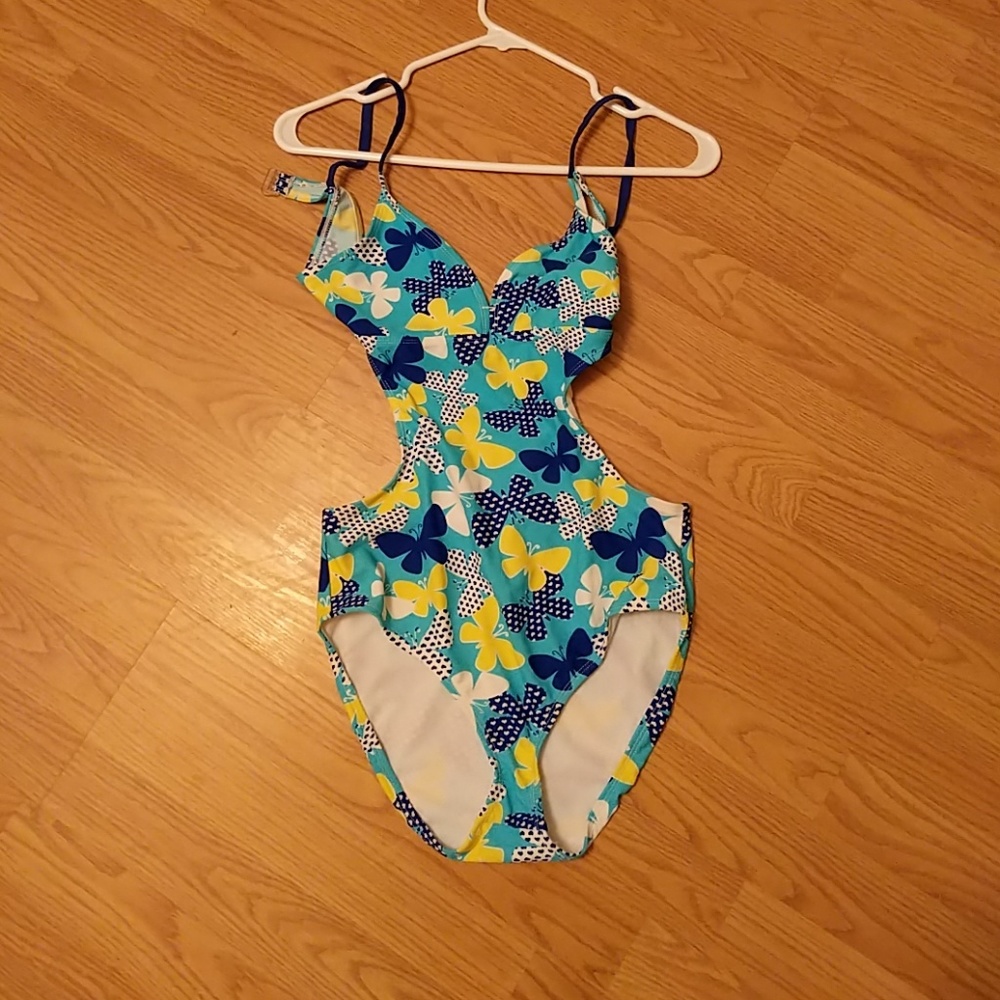 One piece swim suit